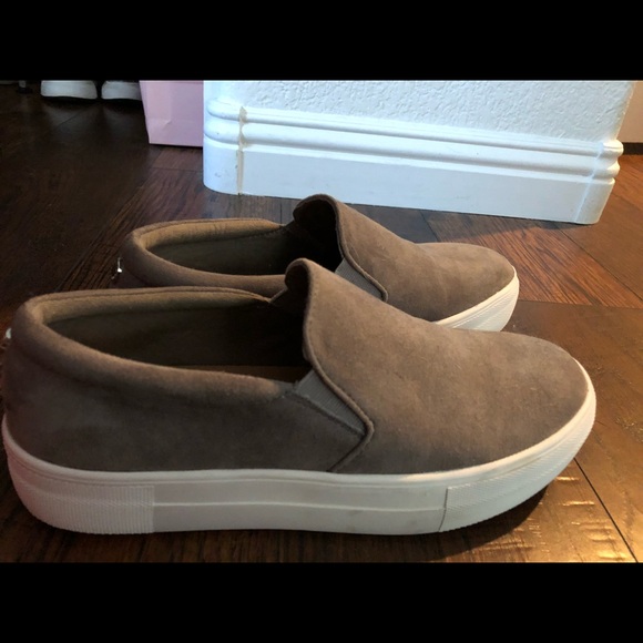 Gray Steve Madden Sneakers - Picture 2 of 3
